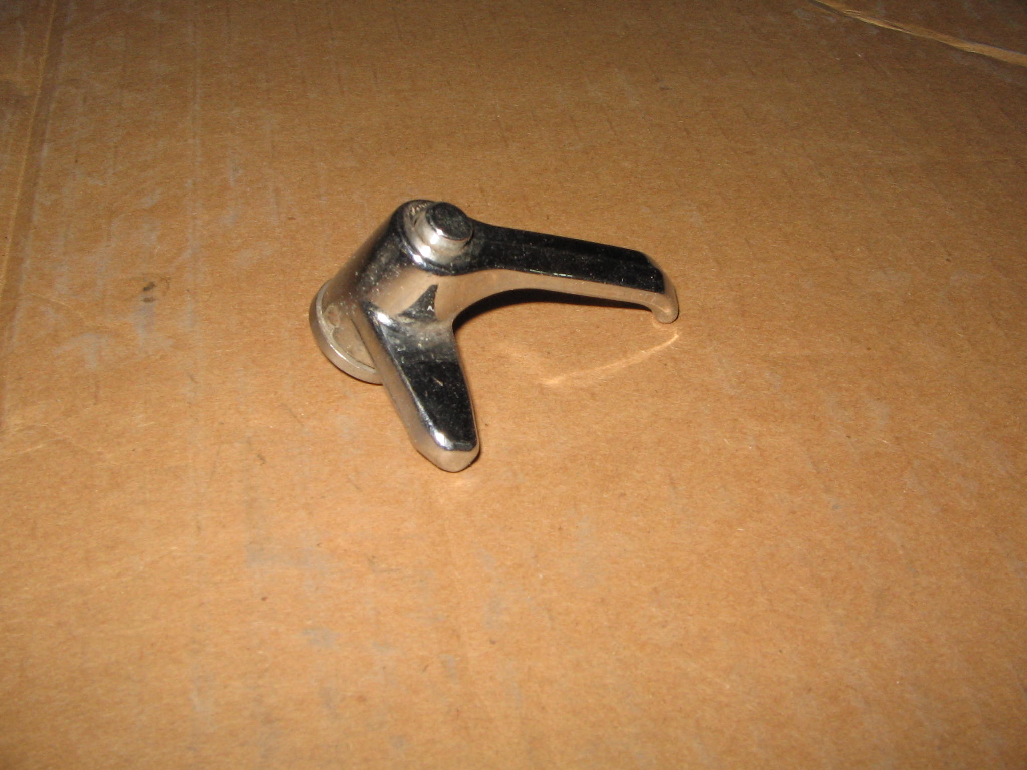 LEVA DEFLETTORE N.686
